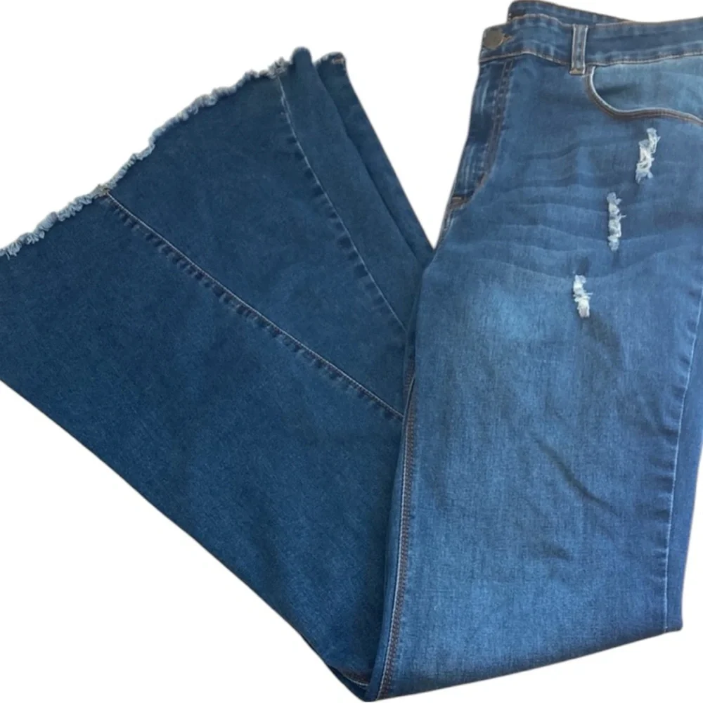 L&B/HomeFolk Plus Size Hitchhiker Mid Rise Flare Bell Bottom Jeans NEW - Picture 13 of 15